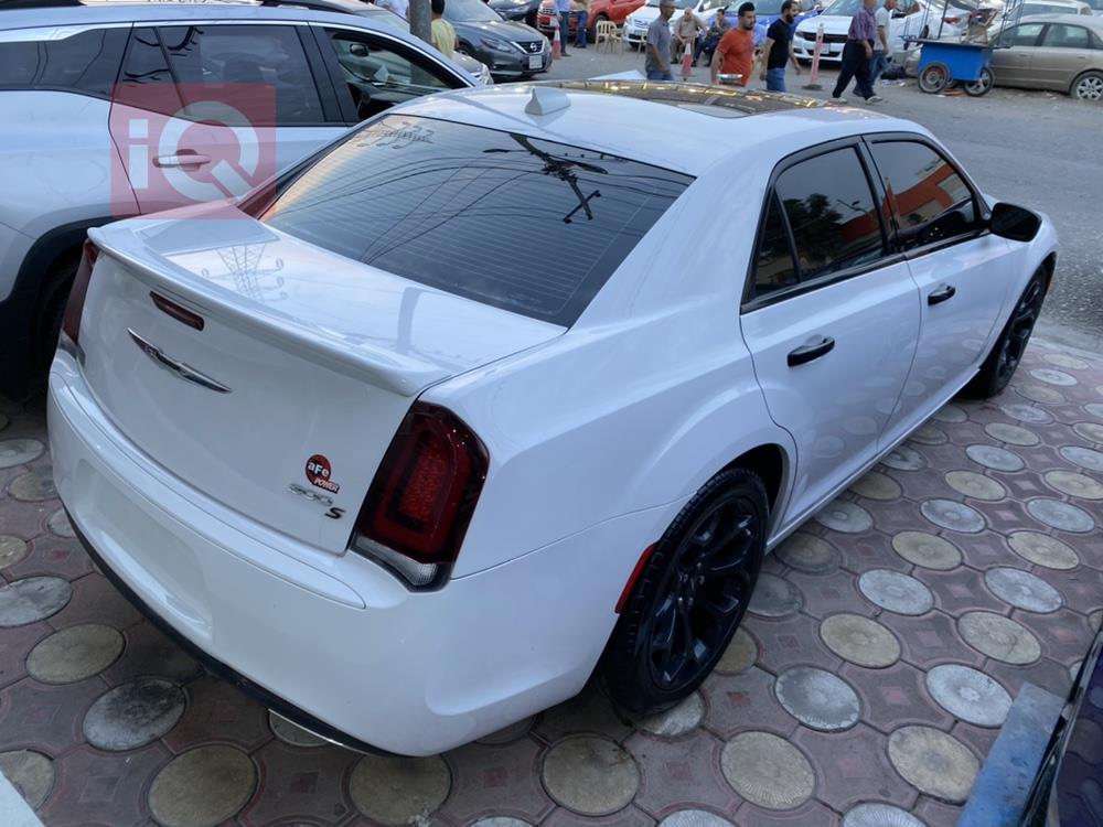 کرایسلەر 300